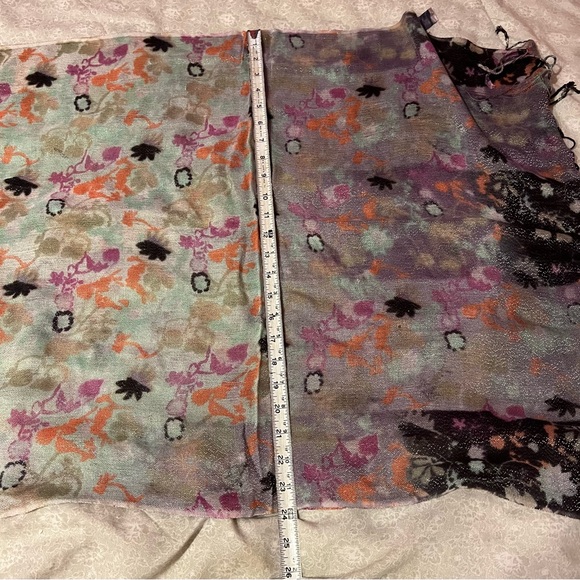 EUC Magnificent! Elegant Indian Viscose Women’s Scarf 68x24 - Picture 4 of 6